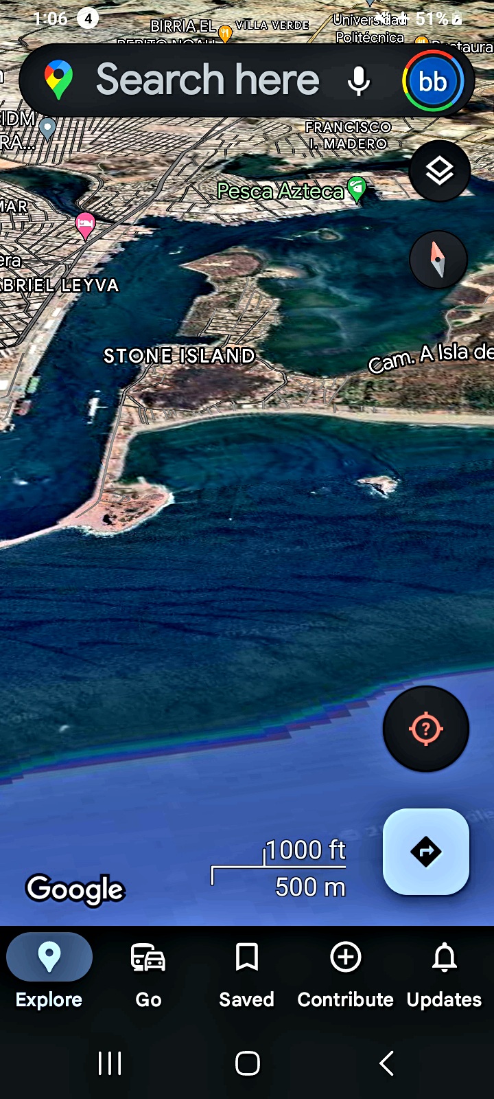 Vista aérea amplia de la Bahía de Mazatlán Sinaloa México mostrando Isla de la Piedra el Camino a Isla de la Piedra las instalaciones de la flota pesquera Pesca Azteca el distrito Francisco I Madero y el contexto regional más amplio para la documentación USO de Isla Cardones